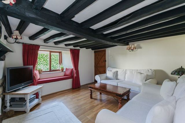 Image of 3 bedroom Detached house for sale in Dinton Dinton Aylesbury HP17 at Dinton Aylesbury, HP17 8UR