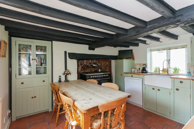  Image of 3 bedroom Detached house for sale in Dinton Dinton Aylesbury HP17 at Dinton Aylesbury, HP17 8UR