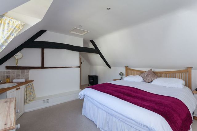  Image of 3 bedroom Detached house for sale in Dinton Dinton Aylesbury HP17 at Dinton Aylesbury, HP17 8UR