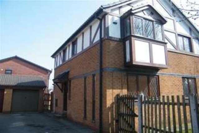  Image of 4 bedroom Detached house to rent in Dorchester Drive Wythenshawe Manchester M23 at Manchester, M23 9QE