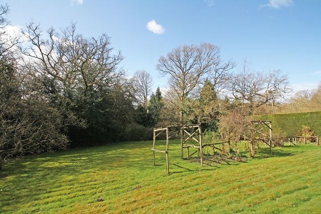 Image of 2 bedroom Detached house for sale in East Grinstead RH19 at East Grinstead, RH19 3PR