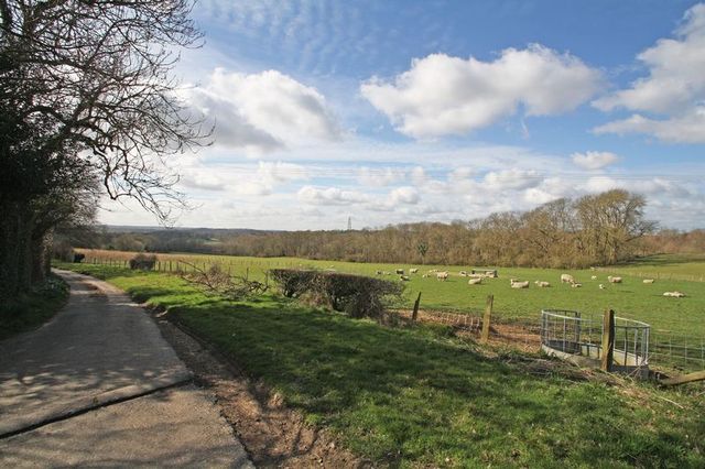  Image of 2 bedroom Detached house for sale in East Grinstead RH19 at East Grinstead, RH19 3PR