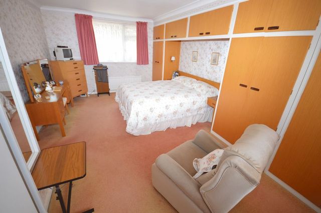  Image of 3 bedroom Detached house for sale in Downside Hindhead GU26 at Downside Beacon Hill Hindhead, GU26 6RR