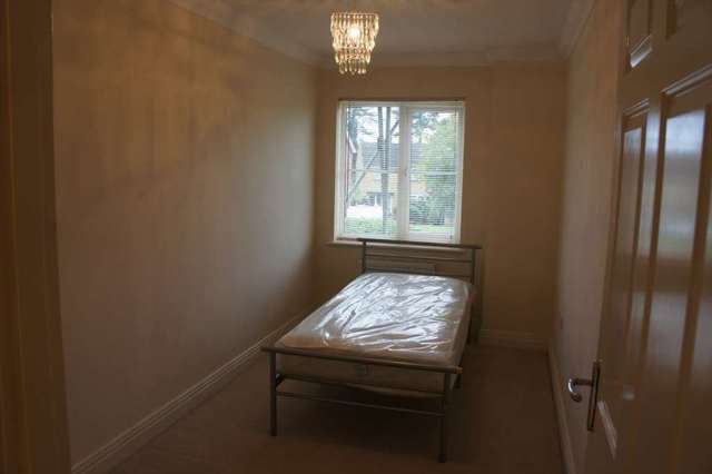 Image of 2 bedroom Apartment to rent in Brewer Road Crawley RH10 at Downy Lodge Crawley Crawley, RH10 6HF
