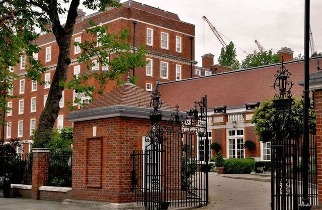  Image of 5 bedroom Flat for sale in Duchess of Bedfords Walk London W8 at Duchess of Bedfords Walk  London, W8 7QQ