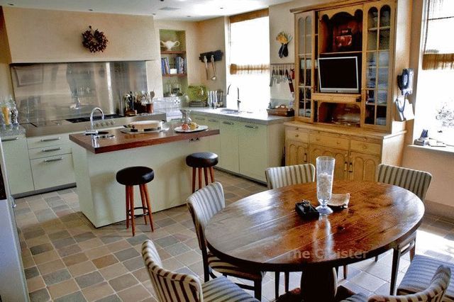  Image of 5 bedroom Flat for sale in Duchess of Bedfords Walk London W8 at Duchess of Bedfords Walk  London, W8 7QQ