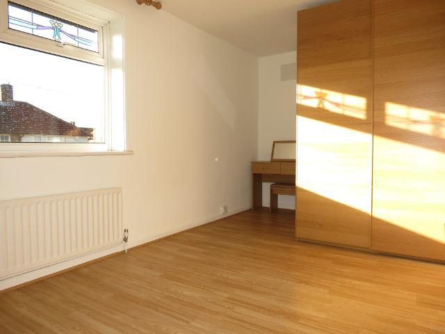  Image of 3 bedroom Semi-Detached house to rent in Easby Crescent Morden SM4 at Morden  London, SM4 6SB