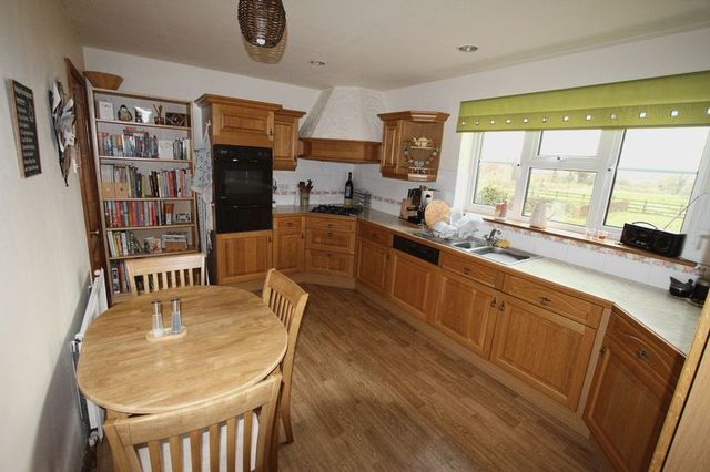  Image of 3 bedroom Detached house to rent in East End Long Clawson Melton Mowbray LE14 at East End  Long Clawson, LE14 4NG