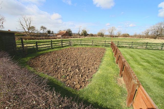  Image of 3 bedroom Detached house to rent in East End Long Clawson Melton Mowbray LE14 at East End  Long Clawson, LE14 4NG