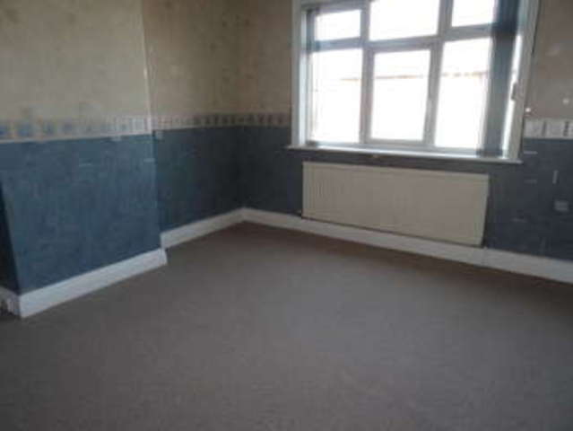 Image of 3 bedroom Semi-Detached house to rent in Easterly Road Leeds LS8 at Leeds West Yorkshire, LS8 2TP