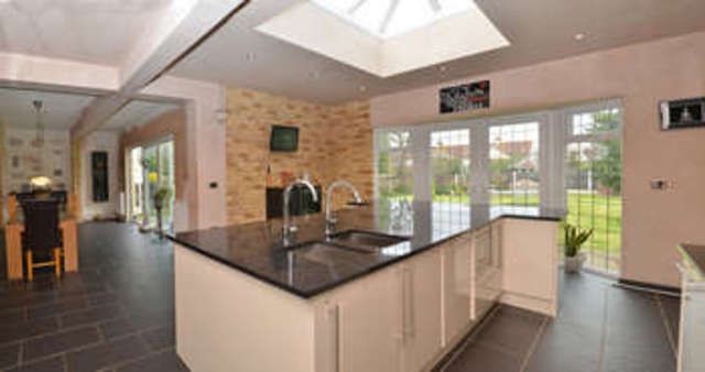  Image of 5 bedroom Detached house for sale in Eastwood Road Leigh-on-Sea SS9 at Leigh-on-Sea Leigh-on-Sea, SS9 3AB