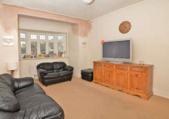  Image of 5 bedroom Detached house for sale in Eastwood Road Leigh-on-Sea SS9 at Leigh-on-Sea Leigh-on-Sea, SS9 3AB