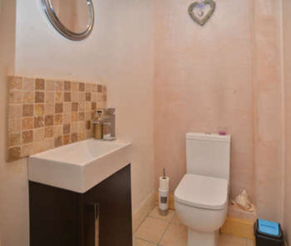  Image of 5 bedroom Detached house for sale in Eastwood Road Leigh-on-Sea SS9 at Leigh-on-Sea Leigh-on-Sea, SS9 3AB