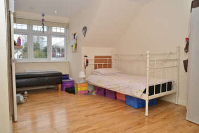  Image of 5 bedroom Detached house for sale in Eastwood Road Leigh-on-Sea SS9 at Leigh-on-Sea Leigh-on-Sea, SS9 3AB