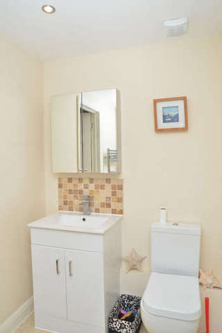  Image of 5 bedroom Detached house for sale in Eastwood Road Leigh-on-Sea SS9 at Leigh-on-Sea Leigh-on-Sea, SS9 3AB
