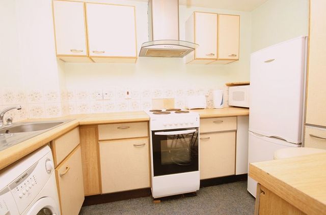  Image of 1 bedroom Flat to rent in Eaton Avenue High Wycombe HP12 at Eaton Avenue  High Wycombe, HP12 3AT