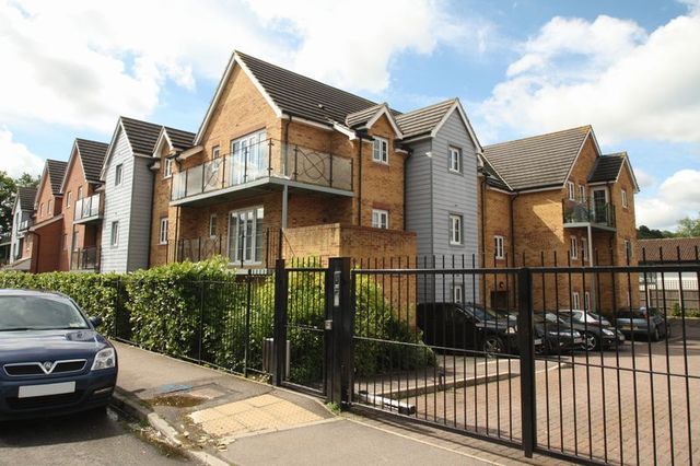  Image of 2 bedroom Flat to rent in Ebberns Road Hemel Hempstead HP3 at Ebberns Road  Hemel Hempstead, HP3 9HE