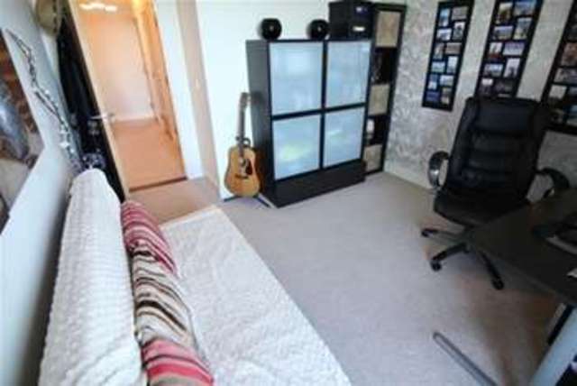  Image of 2 bedroom Flat to rent in Ferry Court Cardiff CF11 at Cardiff, CF11 0AU