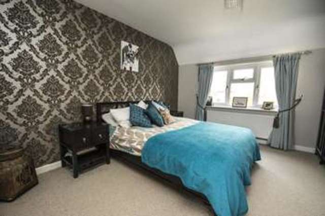  Image of 4 bedroom Semi-Detached house for sale in Emmens Close Checkendon Reading RG8 at Checkendon  Reading, RG8 0TU