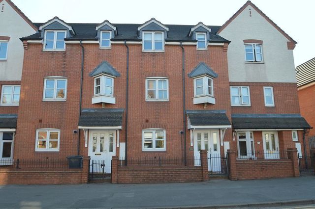  Image of 4 bedroom Terraced house for sale in Evesham Road Redditch B97 at Evesham Road Crabbs Cross Redditch, B97 5JN