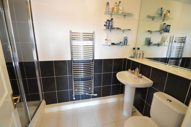  Image of 4 bedroom Terraced house for sale in Evesham Road Redditch B97 at Evesham Road Crabbs Cross Redditch, B97 5JN