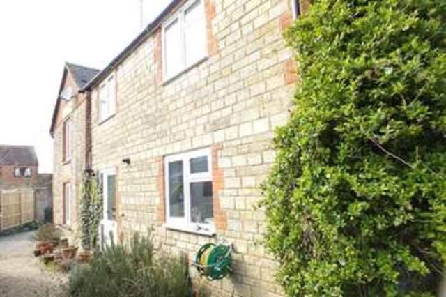  Image of 3 bedroom Detached house for sale in Southampton Street Faringdon SN7 at Faringdon Oxfordshire, SN7 7AZ