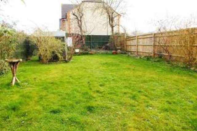  Image of 3 bedroom Detached house for sale in Southampton Street Faringdon SN7 at Faringdon Oxfordshire, SN7 7AZ