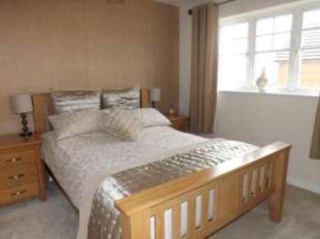  Image of 3 bedroom Town House for sale in Fisher Close Sutton-in-Ashfield NG17 at Sutton-in-Ashfield Nottinghamshire Stanton Hill, NG17 2AA