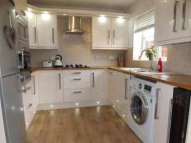  Image of 3 bedroom Town House for sale in Fisher Close Sutton-in-Ashfield NG17 at Sutton-in-Ashfield Nottinghamshire Stanton Hill, NG17 2AA