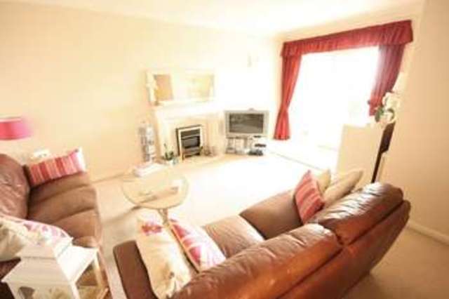  Image of 2 bedroom Flat to rent in Higher Lincombe Road Torquay TQ1 at Higher Lincombe Road TORQUAY Devon, TQ1 2EX