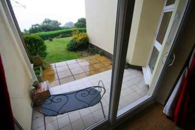  Image of 2 bedroom Flat to rent in Higher Lincombe Road Torquay TQ1 at Higher Lincombe Road TORQUAY Devon, TQ1 2EX