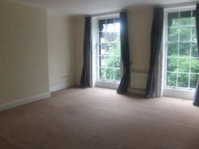  Image of 1 bedroom Flat to rent in South Parade Wakefield WF1 at Wakefield Wakefield, WF1 1LR