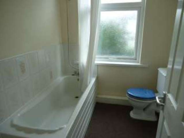  Image of 1 bedroom Flat to rent in Victoria Parade Ashton-on-Ribble Preston PR2 at Victoria Parade Ashton on Ribble Preston, PR2 1DT