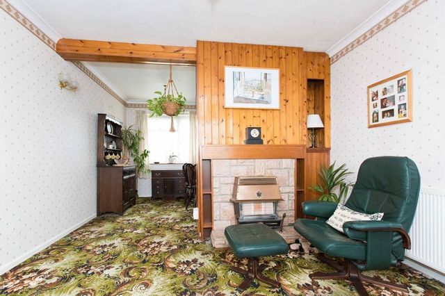  Image of 2 bedroom Detached house for sale in Flemming Crescent Leigh-on-Sea SS9 at Flemming Crescent  Leigh-On-Sea, SS9 4HT