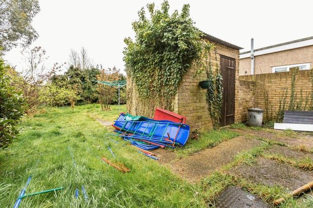  Image of 2 bedroom Detached house for sale in Flemming Crescent Leigh-on-Sea SS9 at Flemming Crescent  Leigh-On-Sea, SS9 4HT