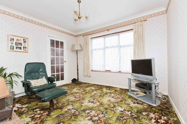  Image of 2 bedroom Detached house for sale in Flemming Crescent Leigh-on-Sea SS9 at Flemming Crescent  Leigh-On-Sea, SS9 4HT