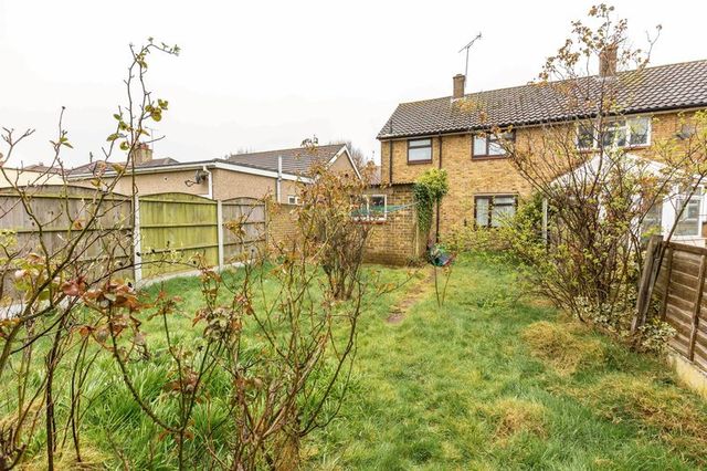  Image of 2 bedroom Detached house for sale in Flemming Crescent Leigh-on-Sea SS9 at Flemming Crescent  Leigh-On-Sea, SS9 4HT