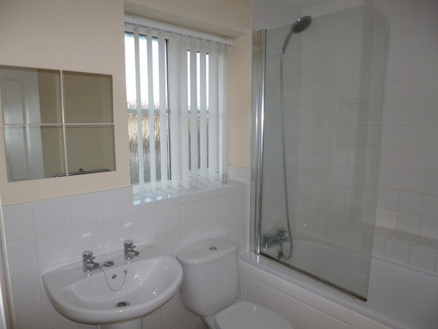  Image of 1 bedroom Cottage to rent in Florence Cottages Wembley Gardens Lancing BN15 at Lancing, BN15 9WF