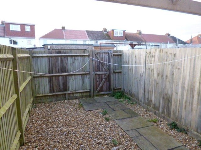  Image of 1 bedroom Cottage to rent in Florence Cottages Wembley Gardens Lancing BN15 at Lancing, BN15 9WF