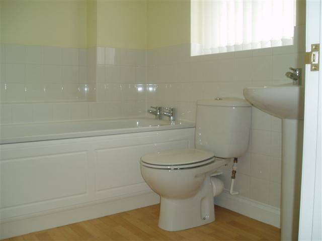  Image of 1 bedroom Cottage to rent in Florence Cottages Wembley Gardens Lancing BN15 at Lancing, BN15 9WF