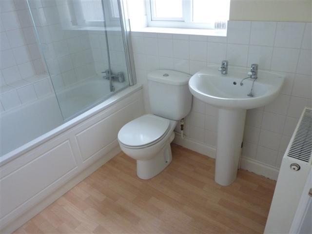  Image of 1 bedroom Cottage to rent in Florence Cottages Wembley Gardens Lancing BN15 at Lancing, BN15 9WF