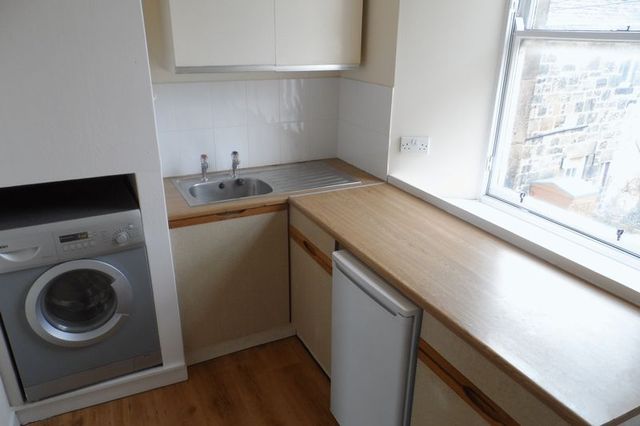  Image of Flat to rent in Forth Place Burntisland KY3 at Forth Place  Burntisland, KY3 9DR