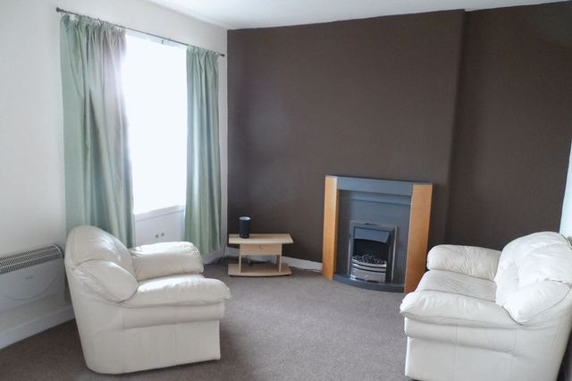  Image of Flat to rent in Forth Place Burntisland KY3 at Forth Place  Burntisland, KY3 9DR