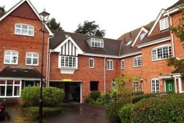  Image of 1 bedroom Flat to rent in Foundry Close Hook RG27 at Hook, RG27 9JD