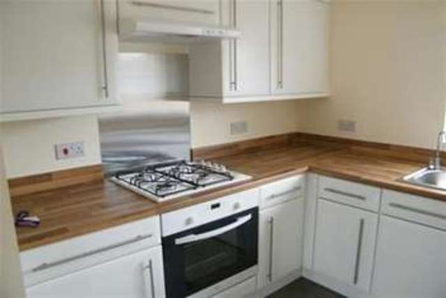  Image of 2 bedroom Flat to rent in Pheasant Close Four Marks Alton GU34 at Alton, GU34 5FH