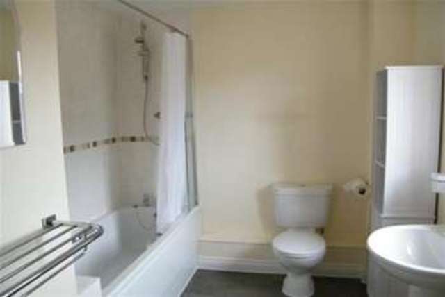  Image of 2 bedroom Flat to rent in Pheasant Close Four Marks Alton GU34 at Alton, GU34 5FH