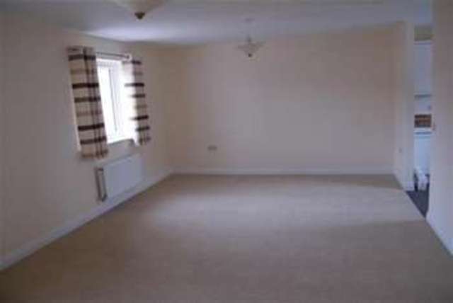  Image of 2 bedroom Flat to rent in Pheasant Close Four Marks Alton GU34 at Alton, GU34 5FH