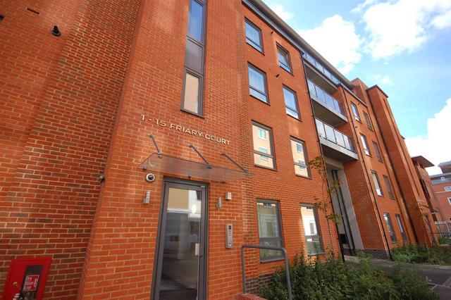  Image of 2 bedroom Property to rent in Tudor Road Reading RG1 at Friary Court Tudor Road Reading Reading, RG1 1NH