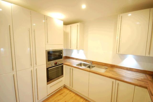  Image of 2 bedroom Property to rent in Tudor Road Reading RG1 at Friary Court Tudor Road Reading Reading, RG1 1NH