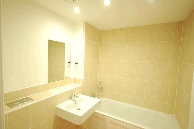  Image of 2 bedroom Property to rent in Tudor Road Reading RG1 at Friary Court Tudor Road Reading Reading, RG1 1NH